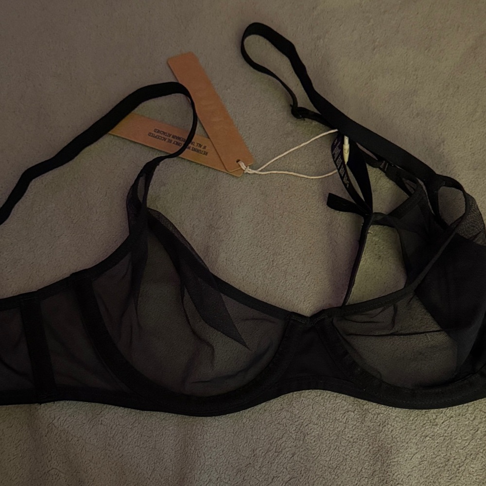 SKIMS ultra fine mesh underwire scoop bra